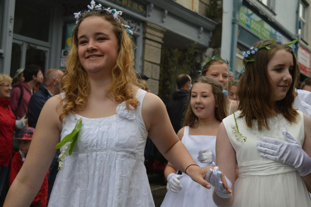 Flora Day Children's Dance 2016 featuring pupils from St Michael's, Parc Eglos and Nansloe primary schools and Helston Community College