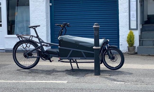 The electric cargo bike delivering wine to your door in St Ives
