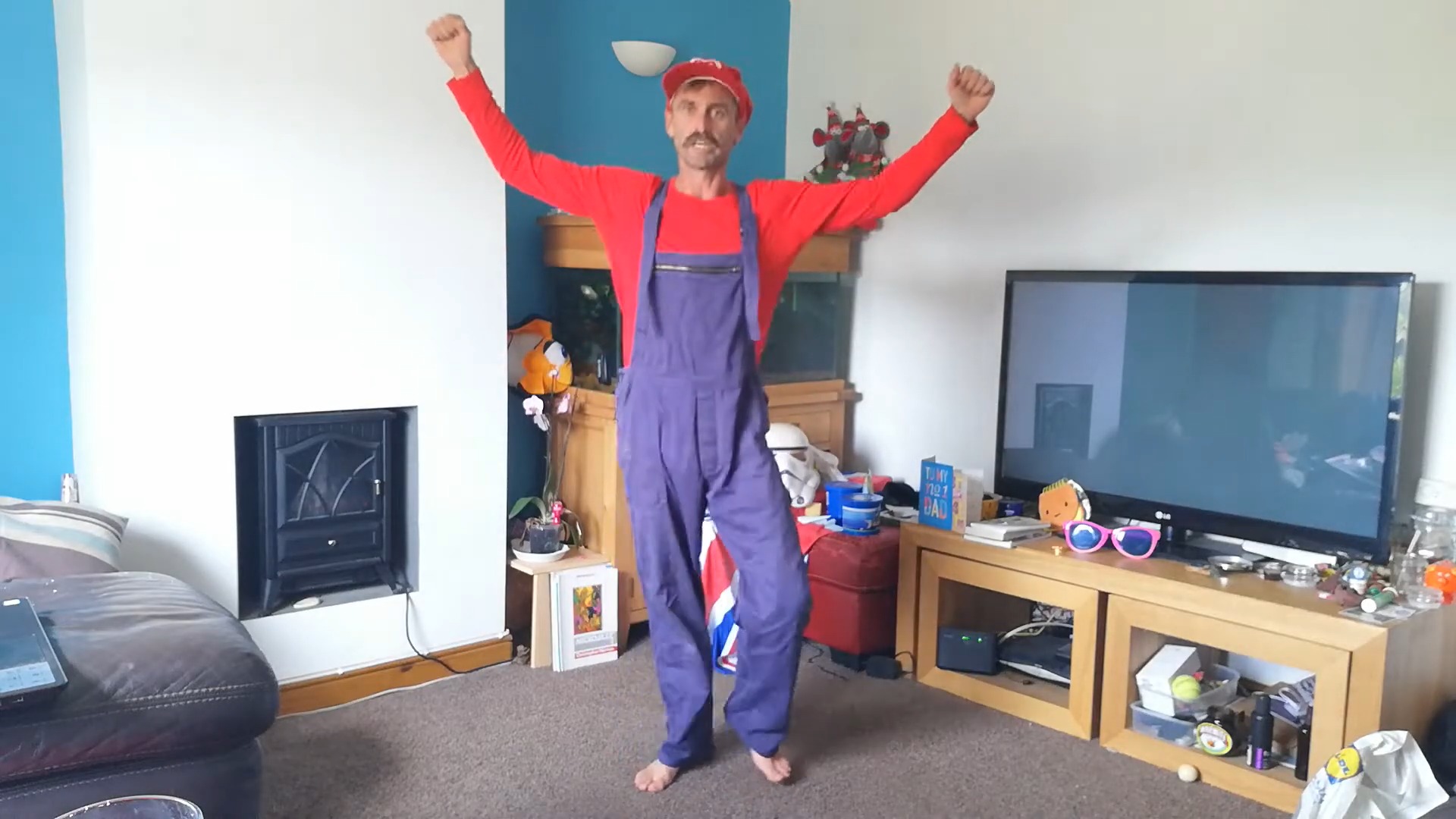 Nathan Jogging on the spot as Super Mario (Source:YouTube/Ironsiesfancydressfitness!)