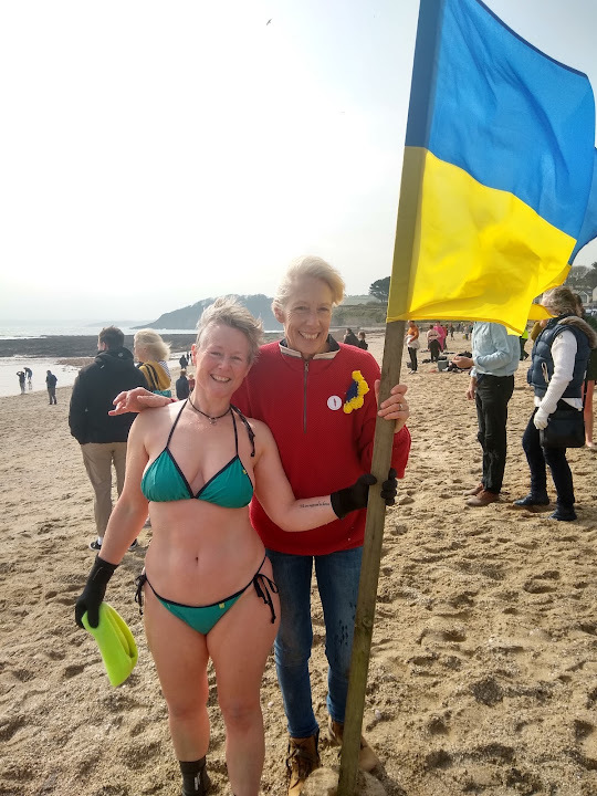 Swimmer Sarah Nield and organiser Kathy Drake at The Gylly Chilli Swim for Ukraine
