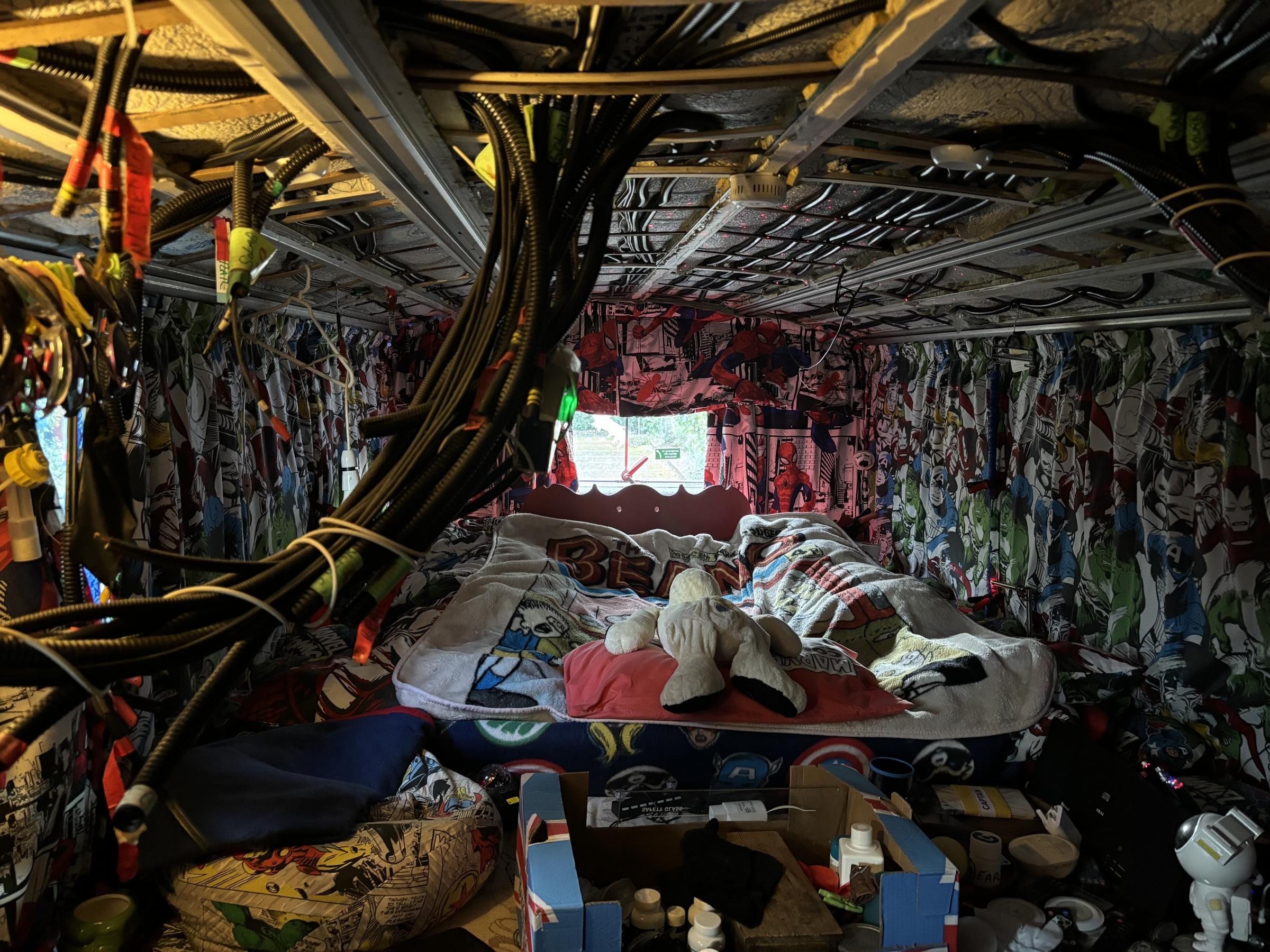 The bedroom area on the top deck of Neil Wainwright\s bus (Pic: Lee Trewhela / LDRS)