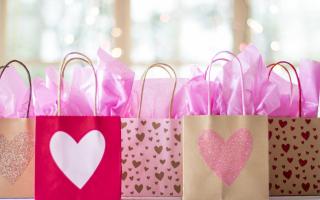 Perfect couples gifts to treat each other to this Valentine’s Day (Canva)