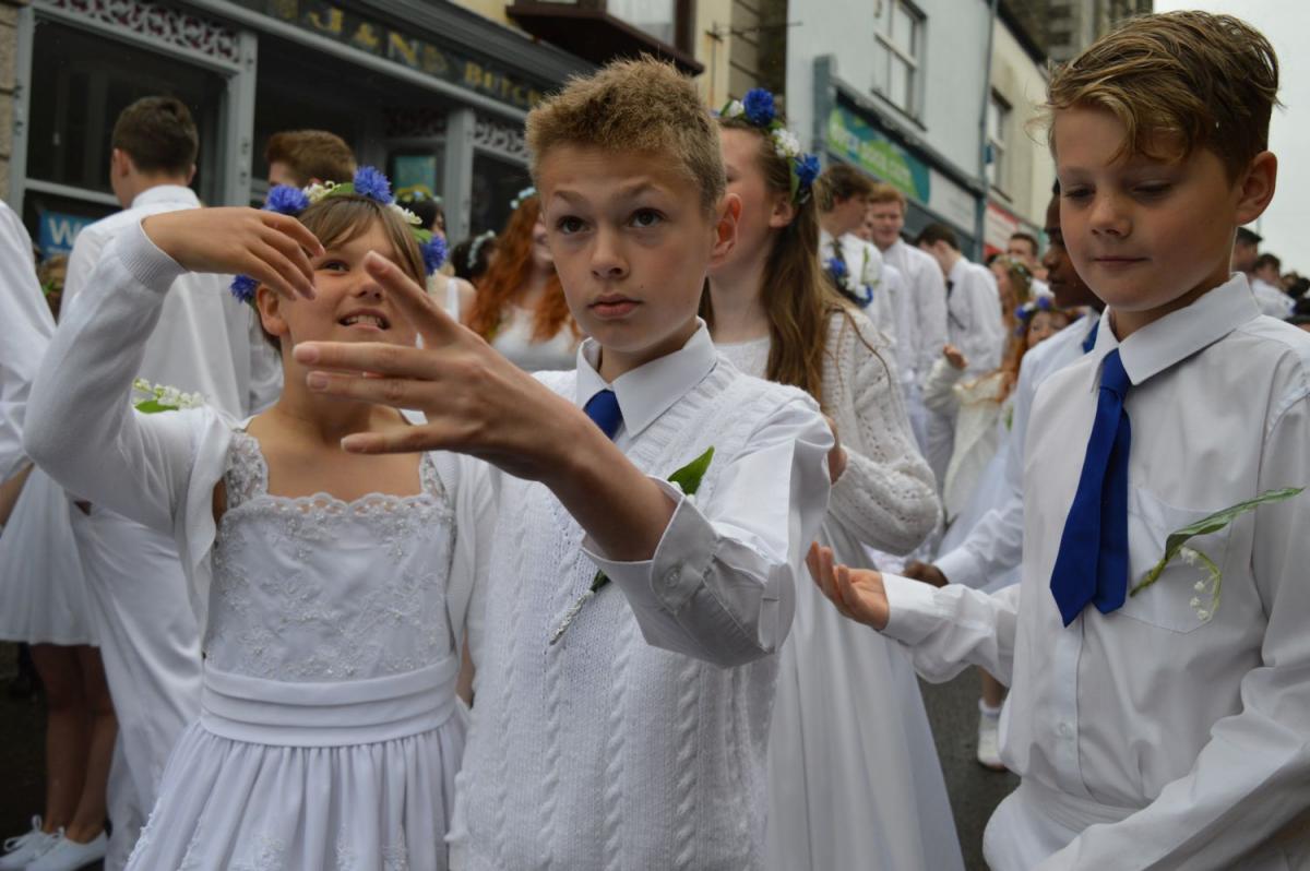Flora Day Children's Dance 2016 featuring pupils from St Michael's, Parc Eglos and Nansloe primary schools and Helston Community College